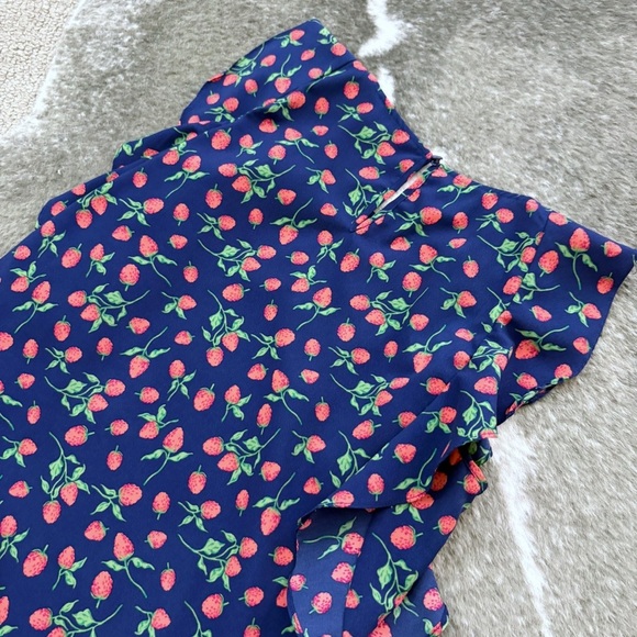 Juicy Couture Flutter Sleeve Blouse - Picture 6 of 10